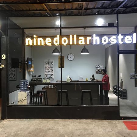 Nine Dollar Hostel Legian  Bagian luar foto